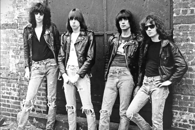 Os quatro membros originais dos Ramones. Ilustra os artigo sobres os motivos para os Ramones acabarem